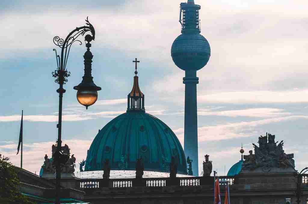 Armenian Lawyer | Residency and Education in Germany